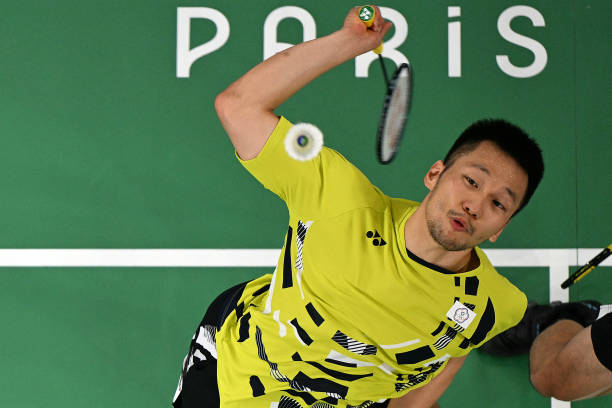 羽毛球扣殺技巧:如何在空中完成精準發(fā)力?