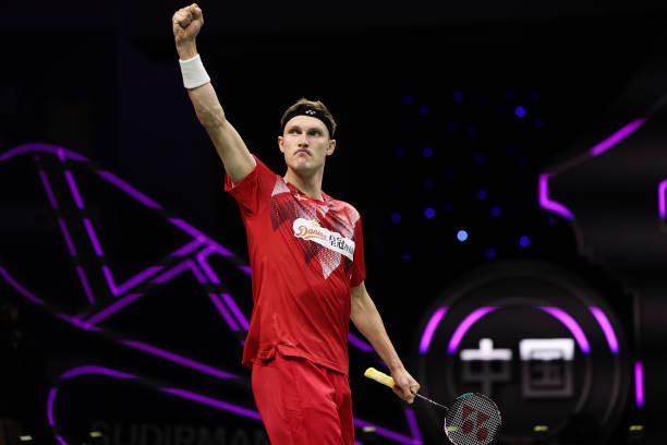 羽毛球殺球教學(xué):從發(fā)力到落點的圖解指南