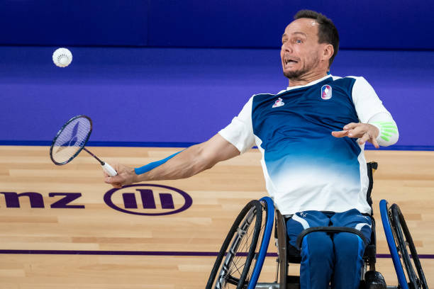 羽毛球場地分界線詳解：單打與雙打的區(qū)別