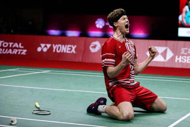 Victory羽毛球品牌：專業(yè)裝備助力賽場(chǎng)制勝