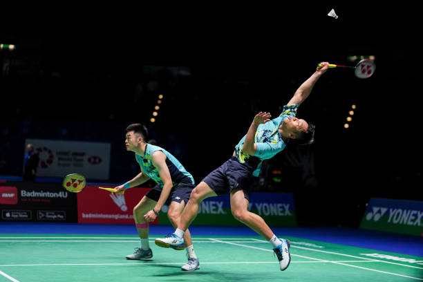 羽毛球拍3U和4U對(duì)比：哪種更適合進(jìn)攻型打法？