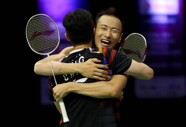 羽毛球比賽雙打配合秘訣：站位與跑位技巧教學