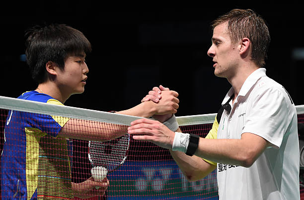 羽毛球入門教程:從握拍到擊球的全套動作教學(xué)