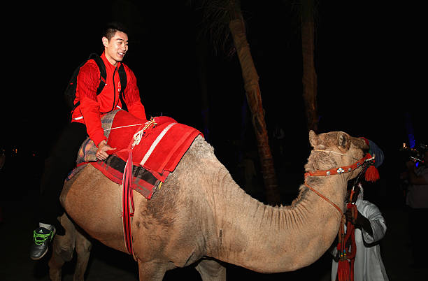 羽毛球訓(xùn)練教程必備模塊：步法、發(fā)球與扣殺技巧