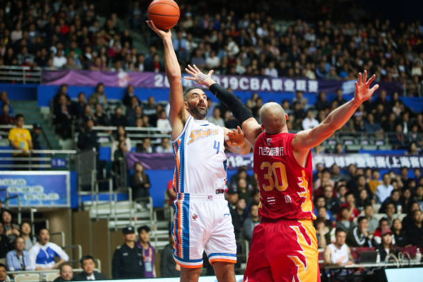 你知道大前鋒在籃球術(shù)語中簡(jiǎn)稱什么嗎？