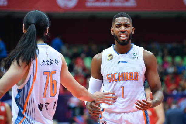 快攻的藝術(shù):解析頂級球員的轉(zhuǎn)換進攻技巧