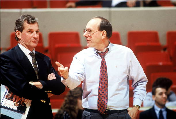 開(kāi)籃球場(chǎng)能賺多少錢?真實(shí)案例分享