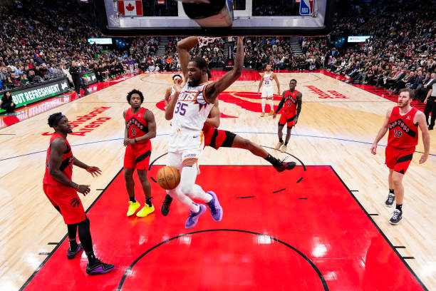 如何將后轉(zhuǎn)身動(dòng)作融入個(gè)人進(jìn)攻戰(zhàn)術(shù)