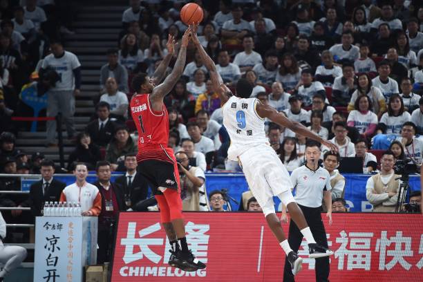 東西部排名實時更新:黑馬球隊異軍突起