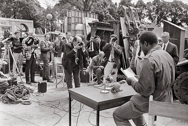 德布勞內(nèi)外腳背弧線傳中,皮球直掛球門死角