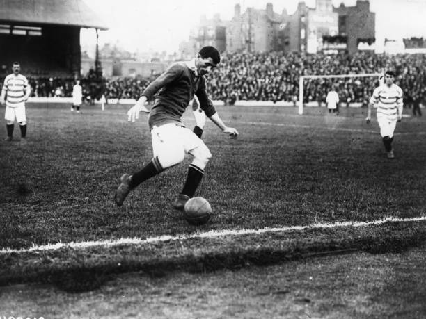 專業(yè)足球場VS業(yè)余足球場:每平方米造價對比