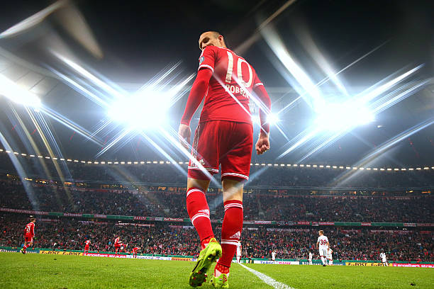 國際足聯(lián)標(biāo)準(zhǔn):足球場長度和寬度是多少厘米?