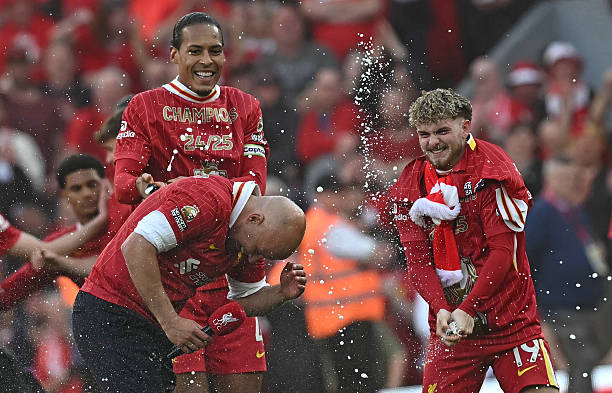 齊達(dá)內(nèi)談法國(guó)隊(duì)執(zhí)教理念：延續(xù)攻勢(shì)足球傳統(tǒng)