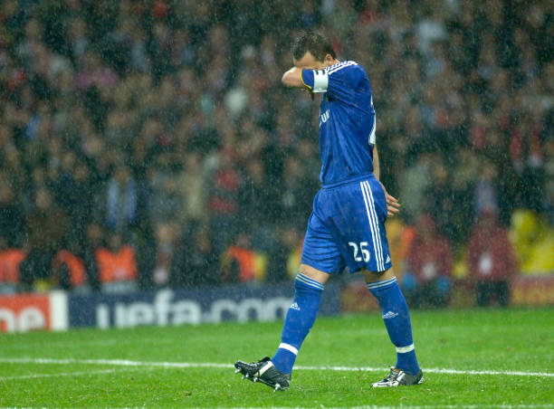 關(guān)鍵數(shù)據(jù)實時播報：射門、控球率、換人動態(tài)