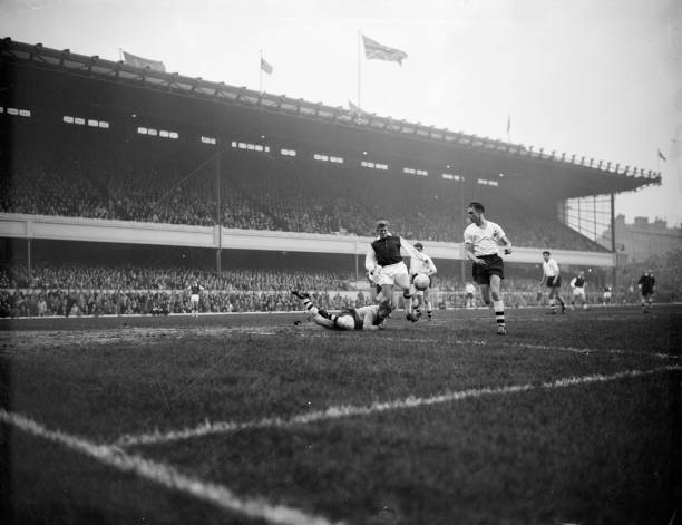 五人制足球快速轉(zhuǎn)換攻防的關(guān)鍵技巧分析