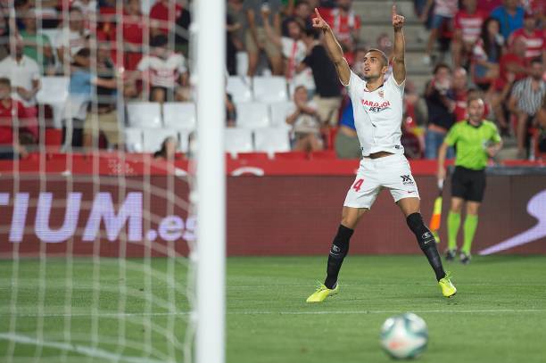 從三色旗到雄雞:法國(guó)隊(duì)徽的文化解讀