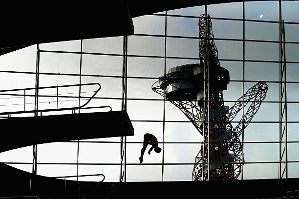 賽場(chǎng)內(nèi)外：Mahuchikh訓(xùn)練與比賽的對(duì)比照片合集