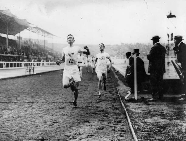 菲爾普斯的職業(yè)生涯:從天才少年到游泳之神的蛻變。