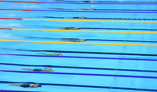 掌握游泳翻轉(zhuǎn):10個關(guān)鍵步驟的圖解分析