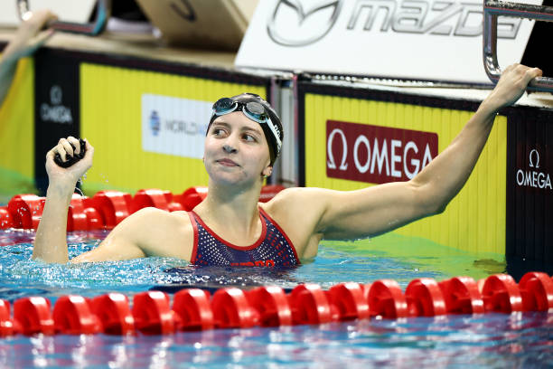 公共游泳池的衛(wèi)生安全：艾滋病傳播的可能性分析