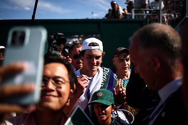 單人練習(xí)神器：帶繩網(wǎng)球的使用體驗(yàn)與推薦