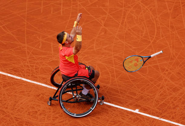 業(yè)余與職業(yè)比賽網(wǎng)球場尺寸對比