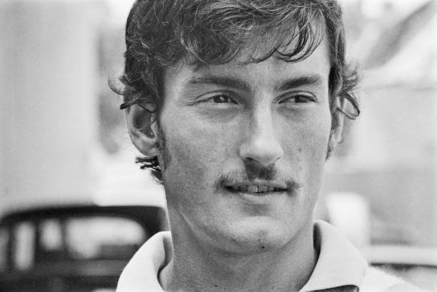 如何準(zhǔn)確測(cè)量網(wǎng)球單打場(chǎng)地的寬度？