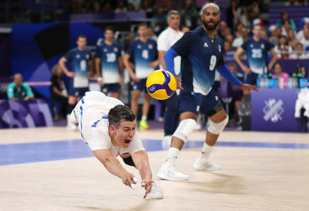 朱婷超話：女排精神永不落幕，一起為婷隊(duì)加油！